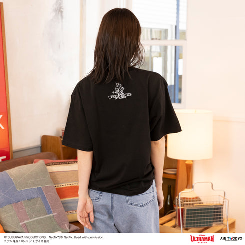 『ウルトラマン ULTRAMAN: RIING』第1弾 アメコミイラストTシャツ 5(ウルトラマン&エミ)ブラック