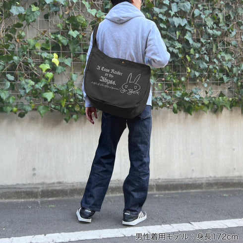 『メイドインアビス 烈日の黄金郷』ナナチのサイン ニュースペーパーバッグ ブラック