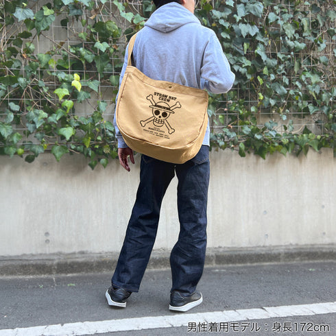 『ワンピース ONE PIECE』麦わらの一味 ニュースペーパーバッグ サンドカーキ