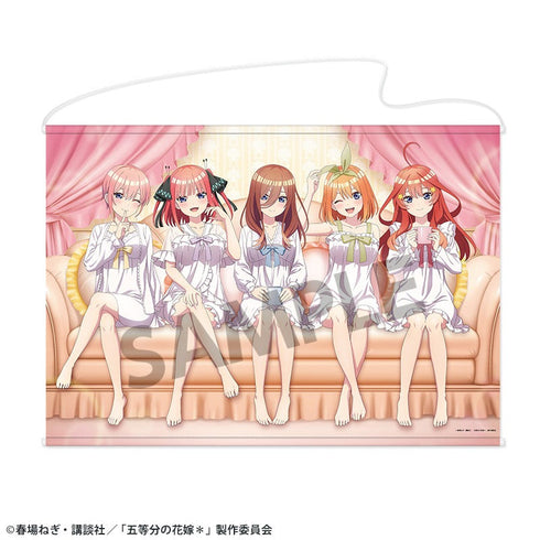 『五等分の花嫁*』描き下ろしB1タペストリー ナイトウェア ver.