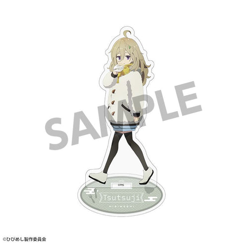 『日々は過ぎれど飯うまし』描き下ろしアクリルスタンド 比嘉つつじ ゆく年くる年 ver.