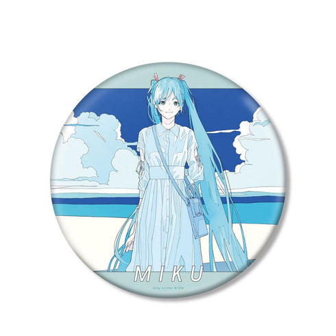 『ピアプロキャラクターズ』描き下ろしイラスト 初音ミク 初夏のお出かけver. Art by かとうれい BIG缶バッジ【202603再販】