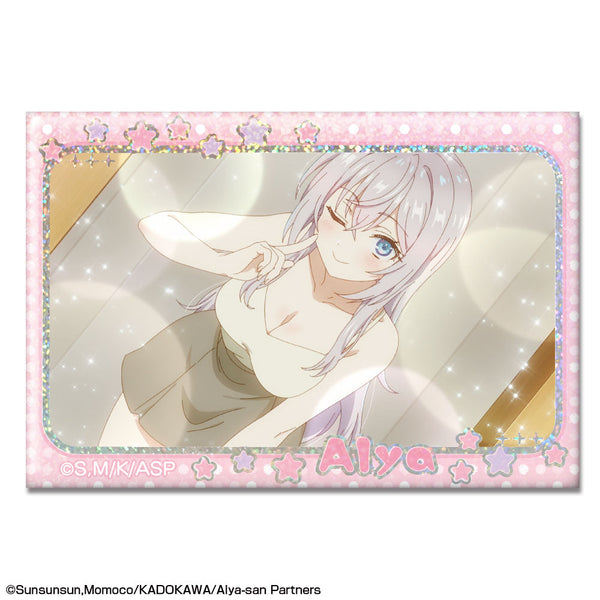 『時々ボソッとロシア語でデレる隣のアーリャさん』ホログラム缶バッジ デザイン06(アーリャ/F)【202503再販】