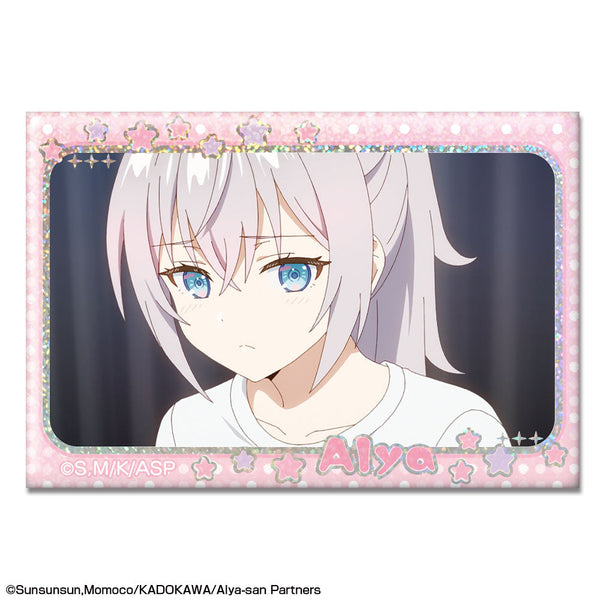 『時々ボソッとロシア語でデレる隣のアーリャさん』ホログラム缶バッジ デザイン12(アーリャ/L)【202506再販】