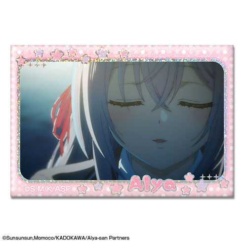 『時々ボソッとロシア語でデレる隣のアーリャさん』ホログラム缶バッジ デザイン13(アーリャ/M)【202601再販】