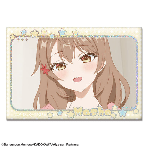 『時々ボソッとロシア語でデレる隣のアーリャさん』ホログラム缶バッジ デザイン18(マーシャ/A)【202506再販】