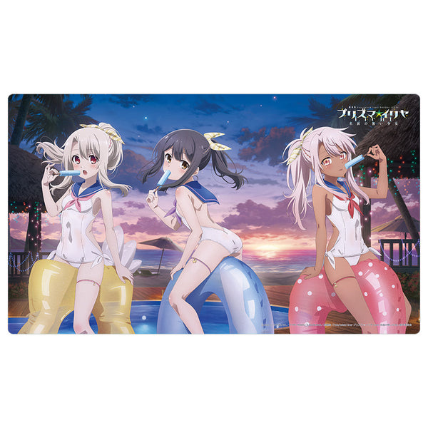 『Fate/kaleid liner プリズマ☆イリヤ Licht 名前の無い少女』描き下ろしラバーマット (イリヤ&美遊&クロエ/セーラー水着)