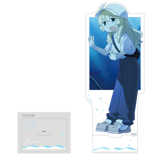 『少女終末旅行』描き下ろし特大アクリルスタンド(ユーリ/水族館)