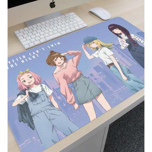 『夜のクラゲは泳げない』描き下ろし 集合 渋カジファッションver. マルチデスクマット【202511再販】