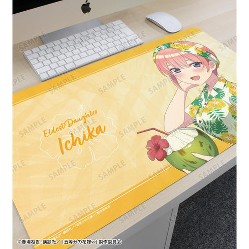 『五等分の花嫁∽』描き下ろし 中野一花 アロハシャツver. マルチデスクマット