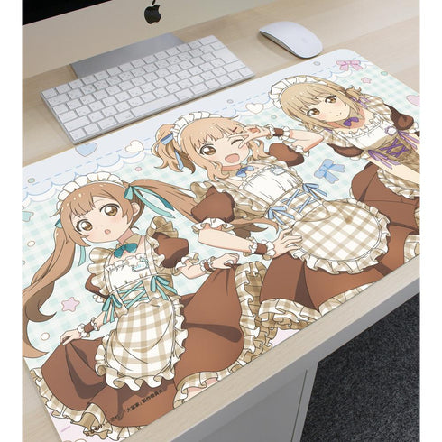 『大室家』アニメ描き下ろし 大室櫻子&大室撫子&大室花子 メイド衣装ver. マルチデスクマット【202505再販】