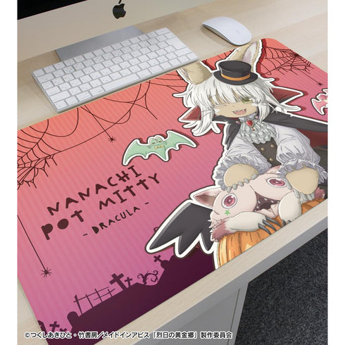 『メイドインアビス 烈日の黄金郷』描き下ろし ナナチ&壺ミーティ ドラキュラ ハロウィンver. マルチデスクマット【202512再販】