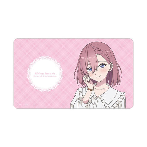 『2.5次元の誘惑』描き下ろし 天乃リリサ チェック柄コーデver. マルチデスクマット