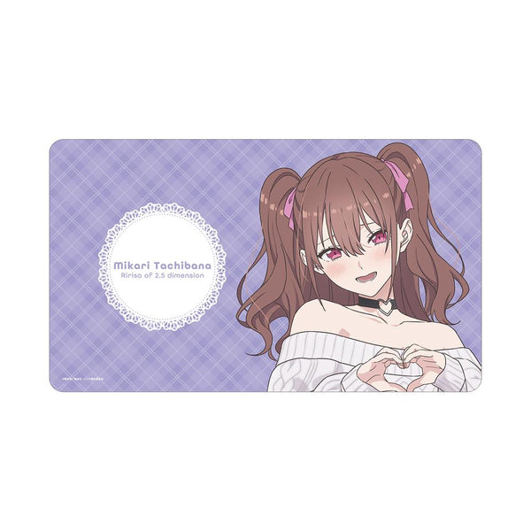 『2.5次元の誘惑』描き下ろし 橘美花莉 チェック柄コーデver. マルチデスクマット【202507再販】