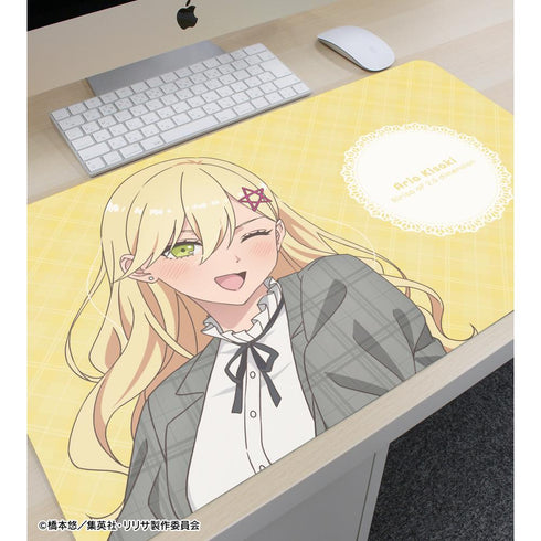 『2.5次元の誘惑』描き下ろし 喜咲アリア チェック柄コーデver. マルチデスクマット