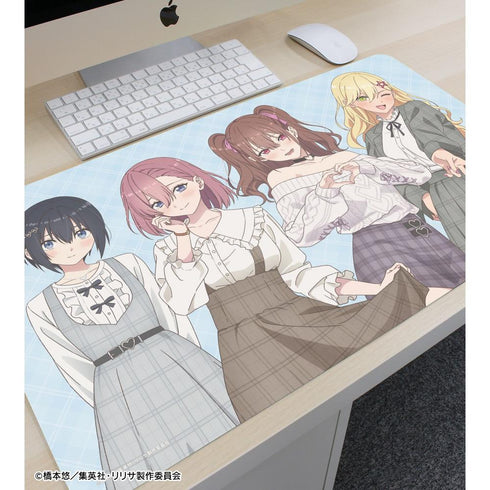 『2.5次元の誘惑』描き下ろし 集合 チェック柄コーデver. マルチデスクマット【202603再販】