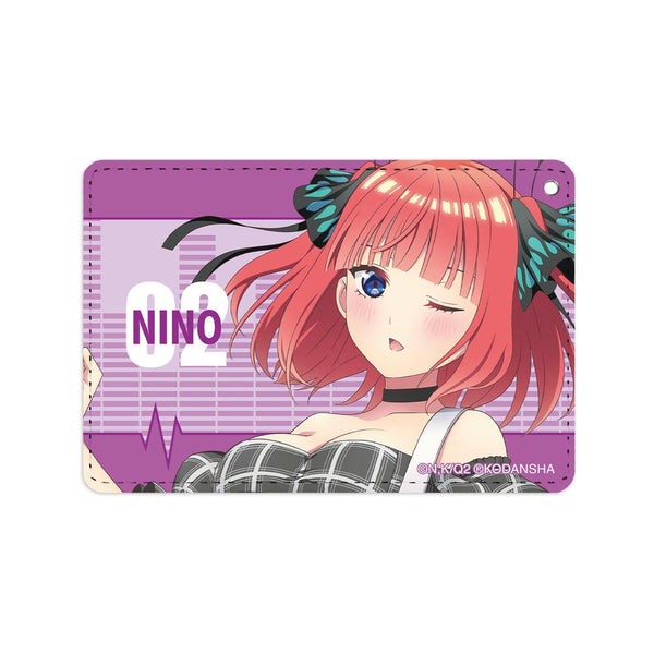 『五等分の花嫁∫∫』描き下ろしイラスト 中野二乃 ギター演奏ver. 1ポケットパスケース【202501再販】