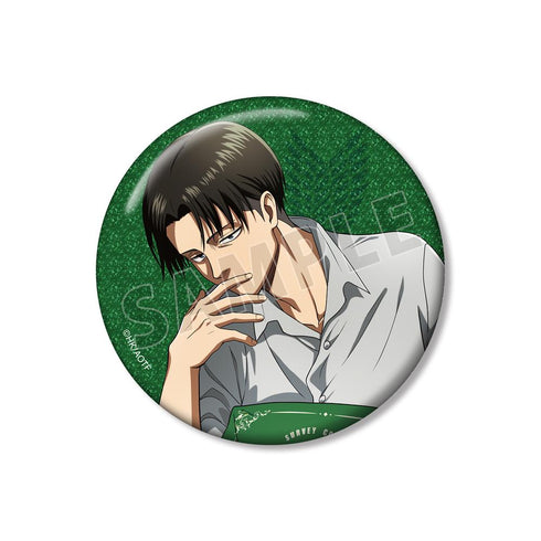 『進撃の巨人』描き下ろし リヴァイ リラックスver. 76mmグリッター缶バッジ【202511再販】