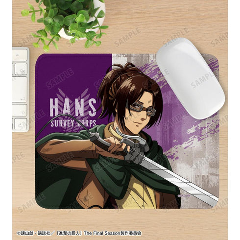 『進撃の巨人』描き下ろし ハンジ 戦いの後でver. マウスパッド