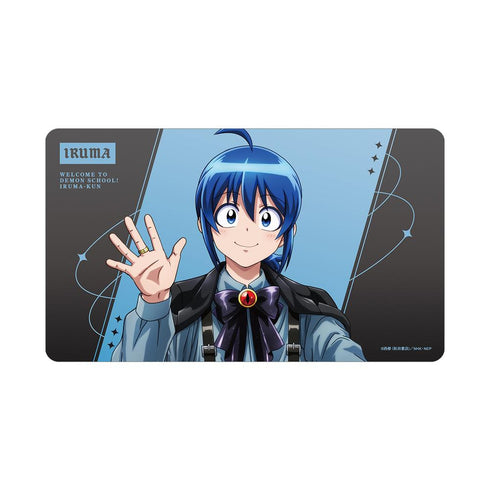 『魔入りました!入間くん』描き下ろし 鈴木入間 ブラックコーデver. マルチデスクマット【202512再販】
