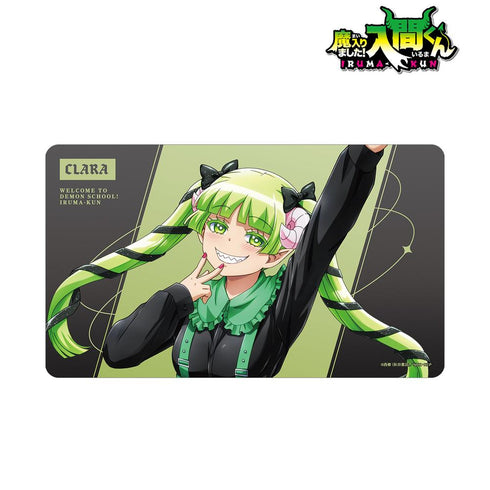『魔入りました!入間くん』描き下ろし ウァラク・クララ ブラックコーデver. マルチデスクマット