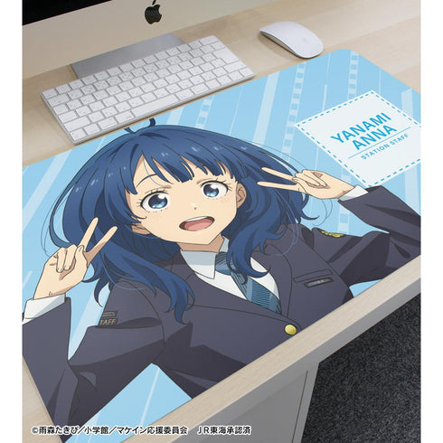 『負けヒロインが多すぎる!』描き下ろし 八奈見 杏菜 駅員ver. 第2弾 マルチデスクマット