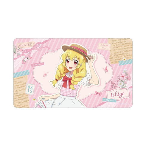 『アイカツ! 10th STORY ~未来へのSTARWAY~』描き下ろし 星宮いちご カントリーワンピースver. マルチデスクマット