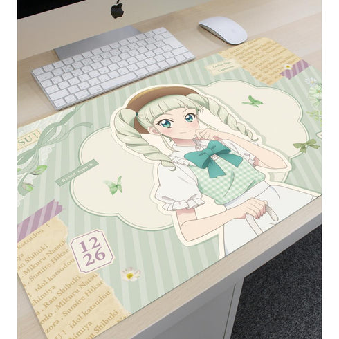 『アイカツ! 10th STORY ~未来へのSTARWAY~』描き下ろし 藤堂ユリカ カントリーワンピースver. マルチデスクマット