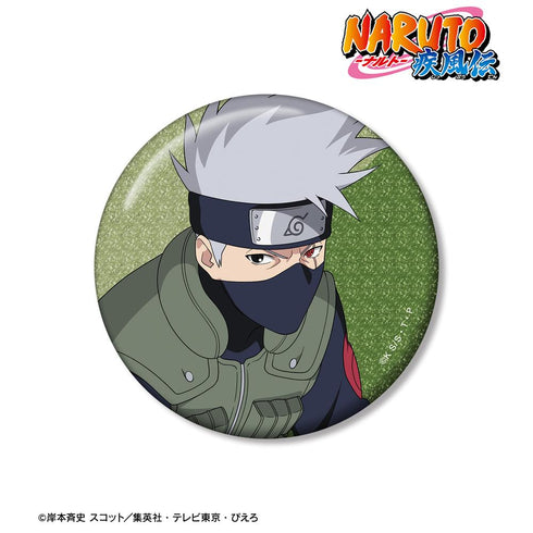 『NARUTO-ナルト- 疾風伝』描き下ろし はたけカカシ 木の上での戦闘ver. 75mmグリッター缶バッジ