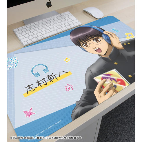 『3年Z組銀八先生』描き下ろし 志村新八 ヘッドフォンver. マルチデスクマット