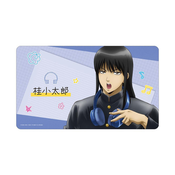 『3年Z組銀八先生』描き下ろし 桂小太郎 ヘッドフォンver. マルチデスクマット