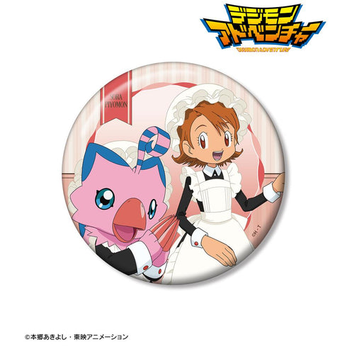 『デジモンアドベンチャー』描き下ろし 武之内空&ピヨモン メイド&執事ver. 100mm缶バッジ