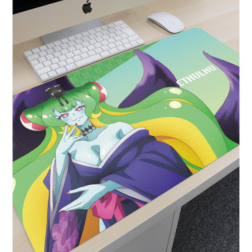 『ネクロノミ子のコズミックホラーショウ』描き下ろし クトゥルフ 妖怪ハンターver. マルチデスクマット