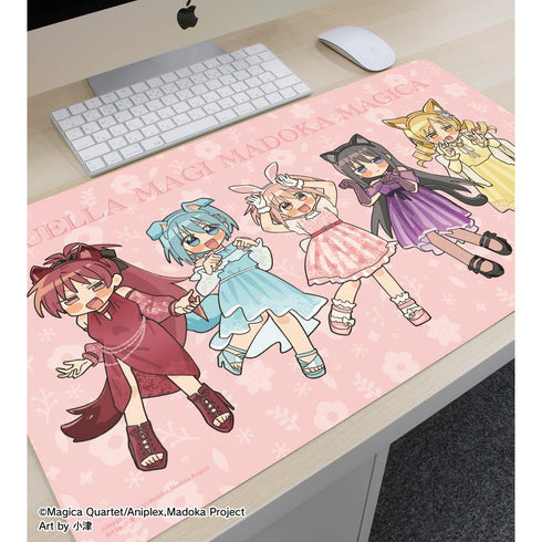 『魔法少女まどか☆マギカ』描き起こし 集合 アニマルコーデver. Art by 小津 マルチデスクマット