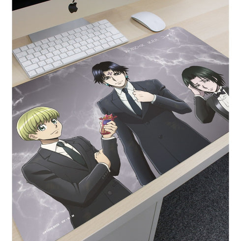 『HUNTER×HUNTER』描き下ろし クロロ&シャルナーク&フェイタン スーツ(戦闘後)ver. マルチデスクマット【202609再販】