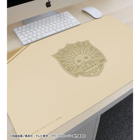『ブラッククローバー』金色の夜明け マルチデスクマット