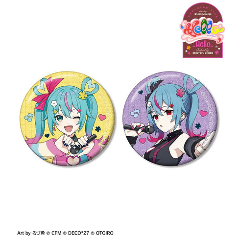 『デコミクLIVE starring 初音ミクHelloProduced by DECO*27 / OTOIRO』デコミク LIVE練習中ver. Art by ろづ希 グリッター缶バッジ2個セット