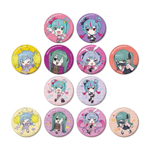『デコミクLIVE starring 初音ミクHelloProduced by DECO*27 / OTOIRO』ちびキャラ Art by ろづ希 トレーディンググリッター缶バッジ(単位/BOX)