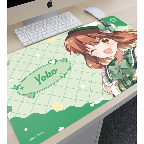 『きんいろモザイク』原悠衣先生 描き下ろし 猪熊陽子 アイドル風衣装ver. マルチデスクマット
