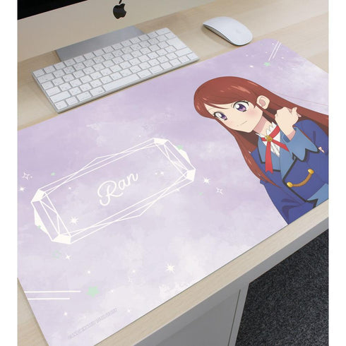 『アイカツ! 10th STORY ~未来へのSTARWAY~』描き下ろし 紫吹 蘭 歩みver. マルチデスクマット