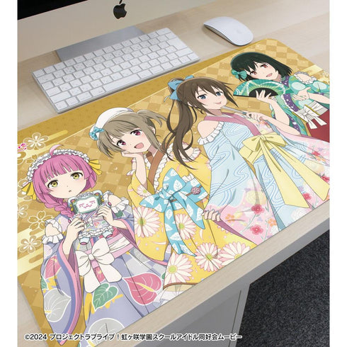 『ラブライブ!虹ヶ咲学園スクールアイドル同好会』描き下ろし 1年生 着物ドレスver. マルチデスクマット