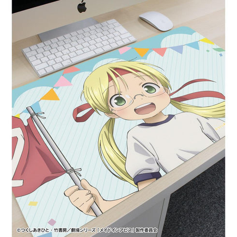 『メイドインアビス』描き下ろし リコ 運動会ver. マルチデスクマット