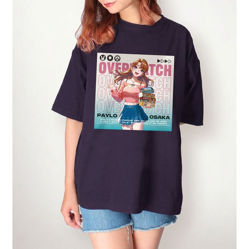 《鬥陣特攻》全新繪製 D.Va 旅行版 BIG 剪影 T 恤(男女通用)