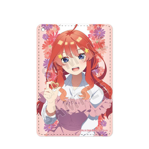 『五等分の花嫁』描き下ろしイラスト 中野五月 制服エプロンver. 1ポケットパスケース【202501再販】