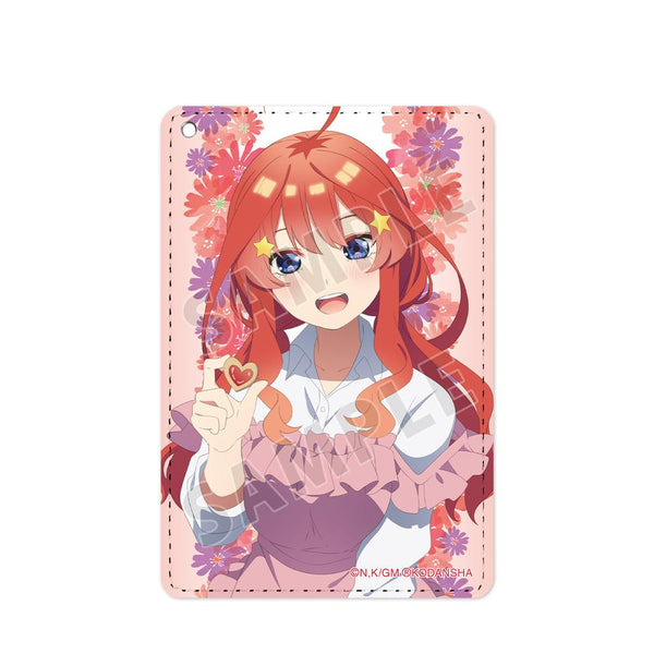 『五等分の花嫁』描き下ろしイラスト 中野五月 制服エプロンver. 1ポケットパスケース【202501再販】