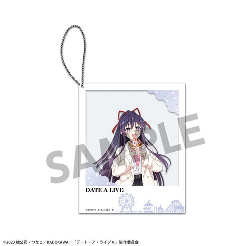 『デート・ア・ライブV』描き下ろしポラロイド風アクリルキーホルダー 夜刀神十香 遊園地デート ver.