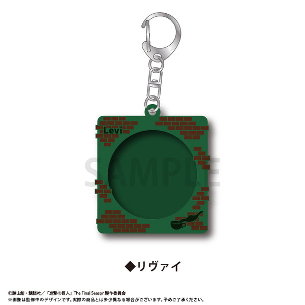 『進撃の巨人』ラバー缶バッジケース リヴァイ