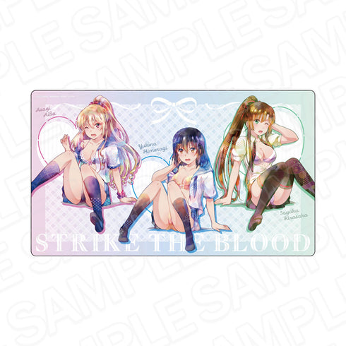 『ストライク・ザ・ブラッドFINAL』ラバーデスクマット PALE TONE series 雪菜&浅葱&紗矢華 尻もち ver.