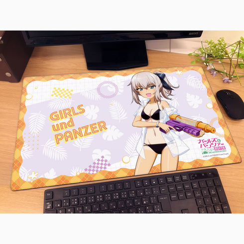 《少女與戰車 最終章》全新繪製橡膠地墊(逸見惠里香/水槍 曬黑版)