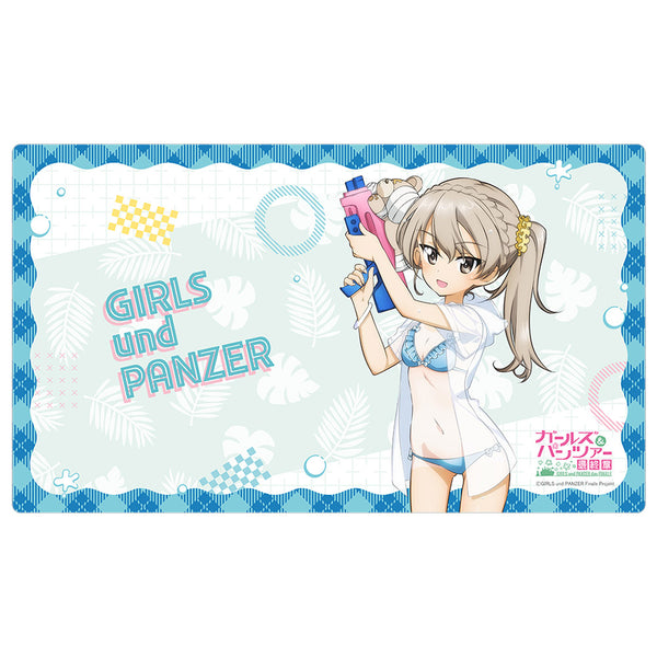 『ガールズ&パンツァー 最終章』描き下ろしラバーマット (島田愛里寿/水鉄砲 日焼けVer.)
